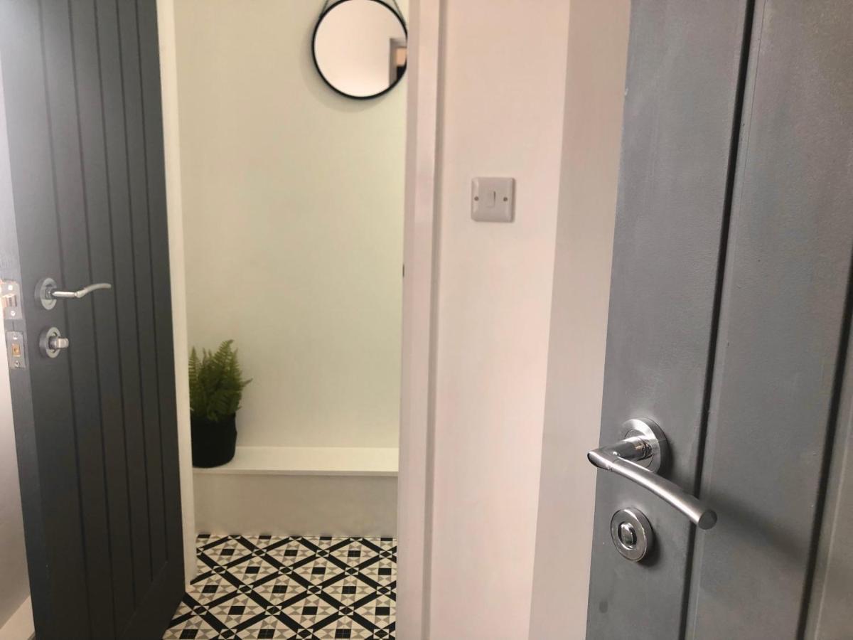 High Barnes 3 Bed House With Parking, Sleeps 7, Quiet Location Daire Sunderland  Dış mekan fotoğraf