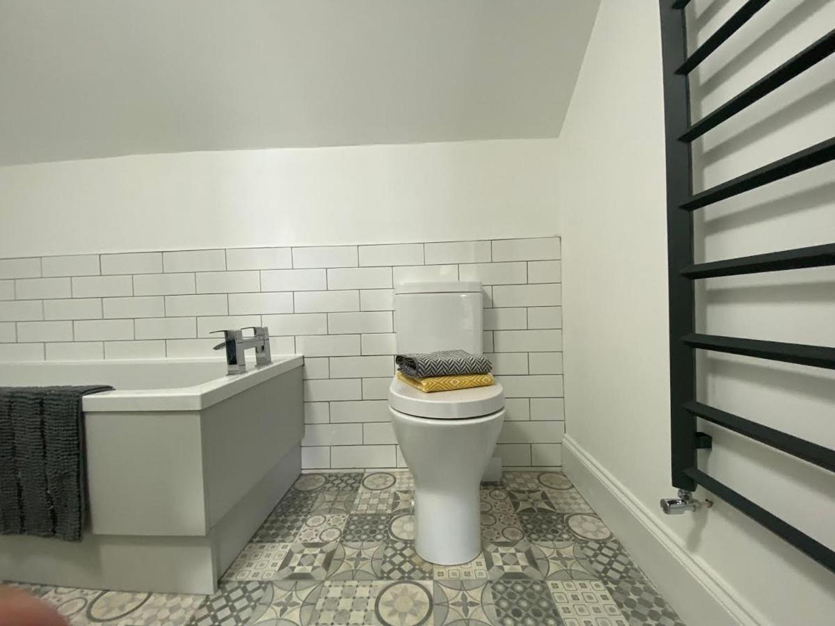 High Barnes 3 Bed House With Parking, Sleeps 7, Quiet Location Daire Sunderland  Dış mekan fotoğraf